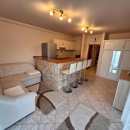 Makra-tető öregtölgy Apartman Pécs
