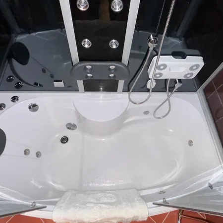 Makra-teto Oeregtoelgy Pětikostelí