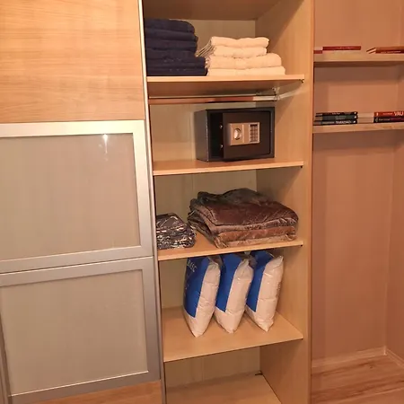 Makra-teto Oeregtoelgy Pětikostelí