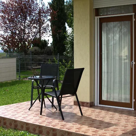 Apartmán Makra-teto Oeregtoelgy Pětikostelí