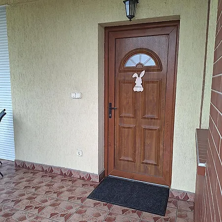 Makra-teto Oeregtoelgy Apartmán Pětikostelí